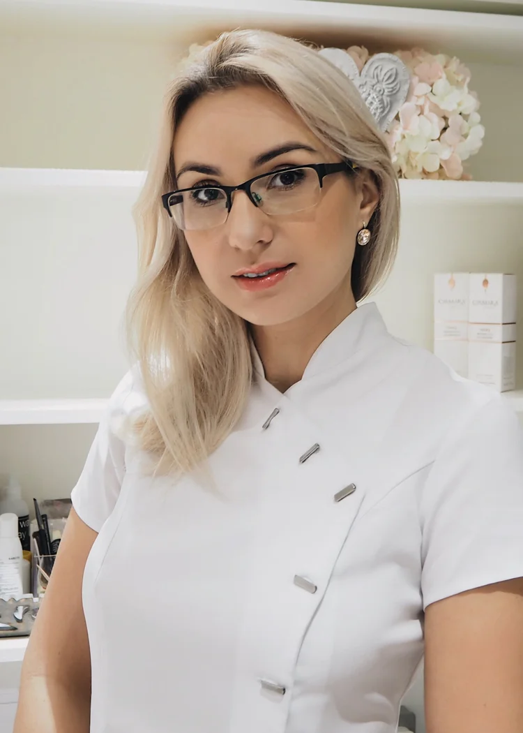 Renata, Beauty Specialist